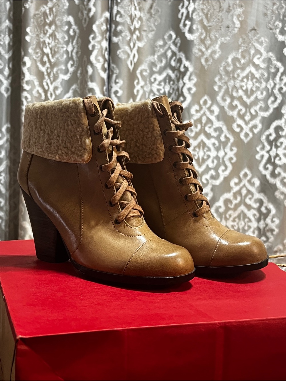 Women’s Lace-Up Tan Ankle Boots with Sherpa Collar Size 7 (EU 36.5) - Picture 3 of 8